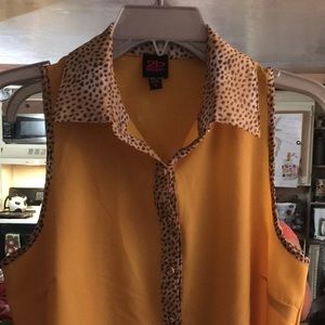 2b Bebe leopard collard sleeveless blouse